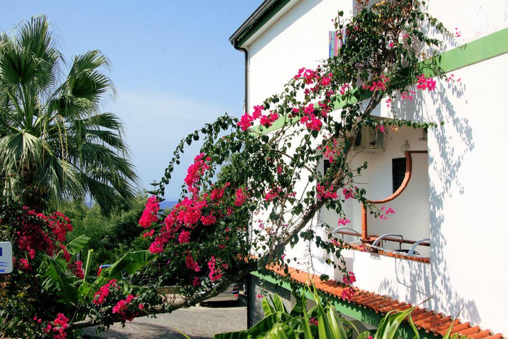 Hotel Marinella Capo Vaticano Exteriör bild