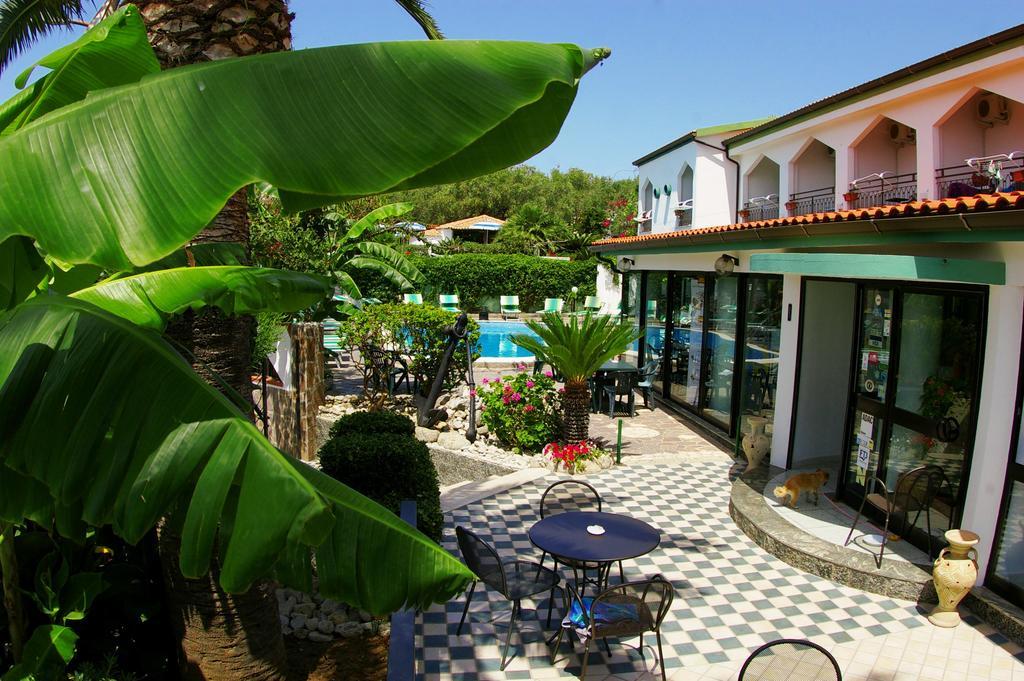 Hotel Marinella Capo Vaticano Exteriör bild