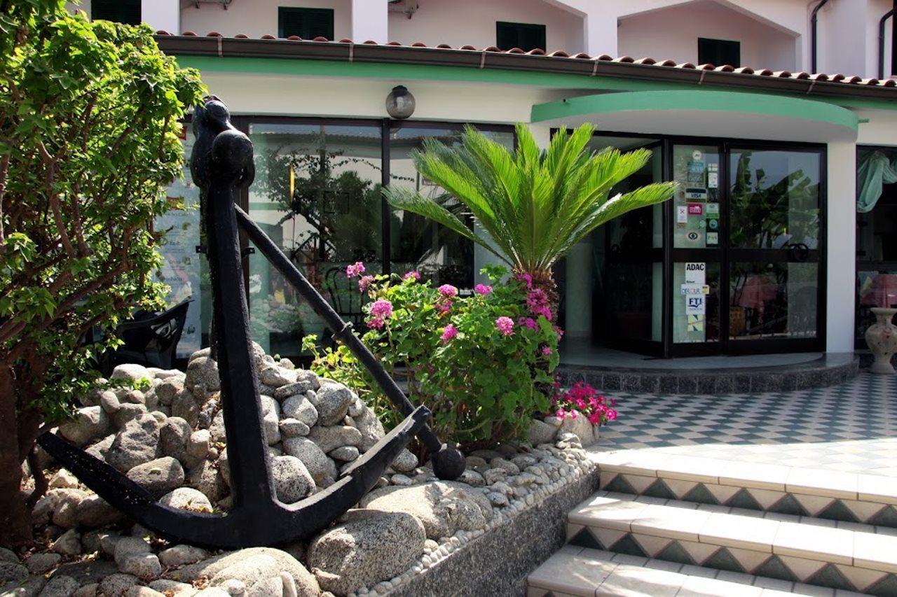 Hotel Marinella Capo Vaticano Exteriör bild
