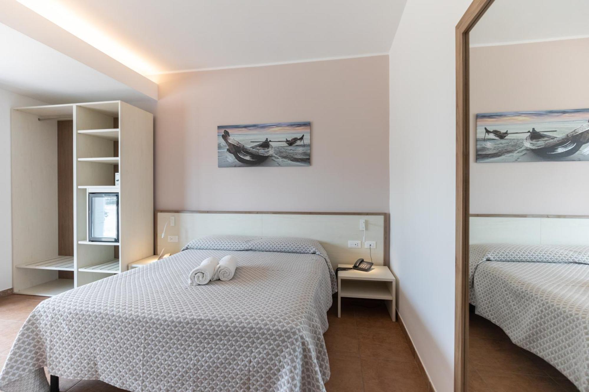 Hotel Marinella Capo Vaticano Exteriör bild