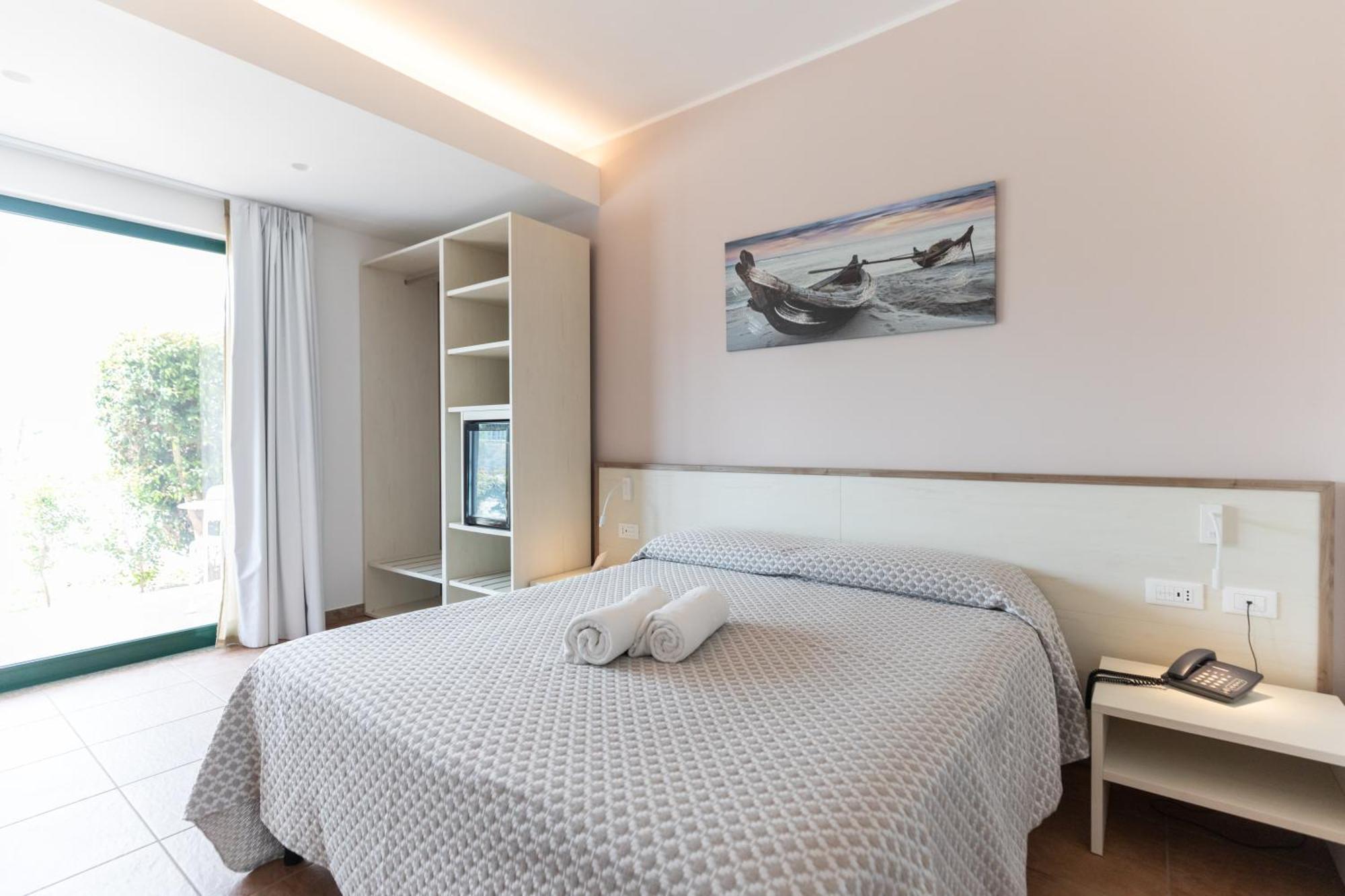 Hotel Marinella Capo Vaticano Exteriör bild